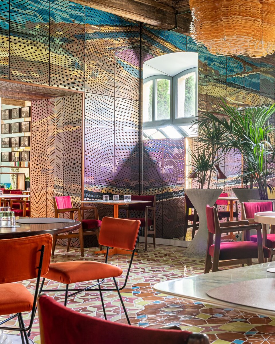 Salle du restaurant de l'hôtel L'Arlatan à Arles